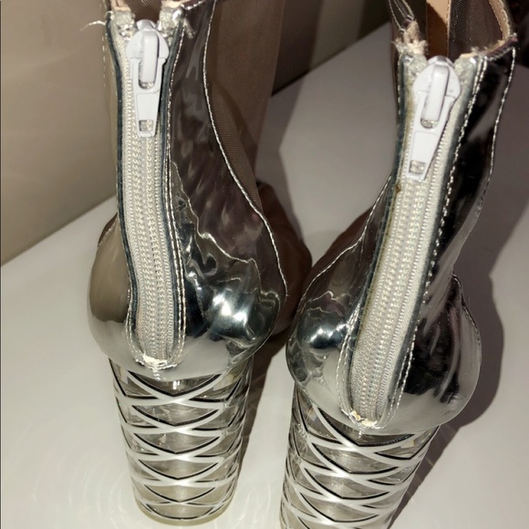 Heels - Picture 6 of 8